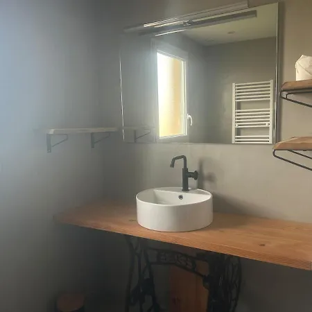 De La Mancelliere Sur Vire Nyaraló Bourgvallees