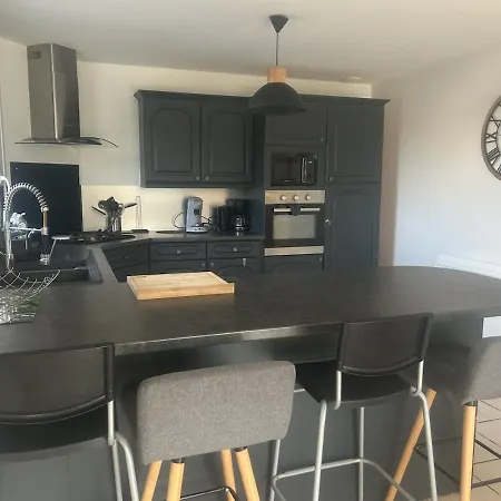 De La Mancelliere Sur Vire Nyaraló Bourgvallees